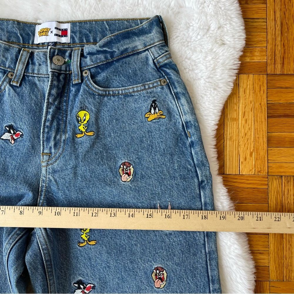 RARE Tommy Jeans x Looney Tunes Embroidered High Rise Jeans - Size 25/32 - Picture 15 of 16